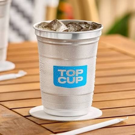 TopCup drinkware with iced drink